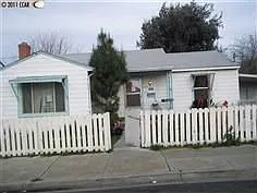 1935 Deodar Ave photo 1
