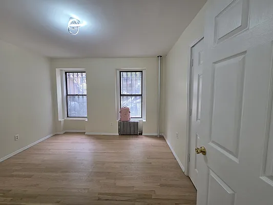 Rented by Friedman Mayer, LREB | media 12