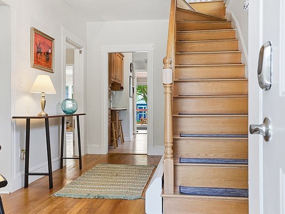 4th image of 47 Bingham Ave