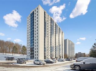 35 Green Valley Dr #1510, Kitchener, ON N2P 2A5