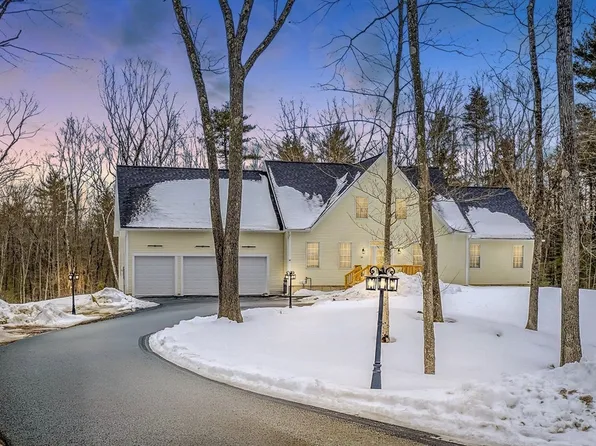 14 Lefevre Dr, Kingston, NH 03848