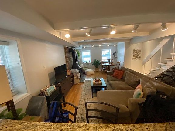 3rd image of 347 W Dickens Ave APT 1A
