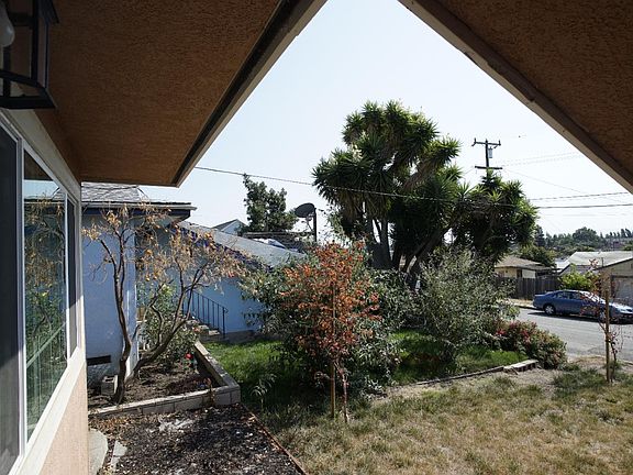 4th image of 25124 Delmar Ave