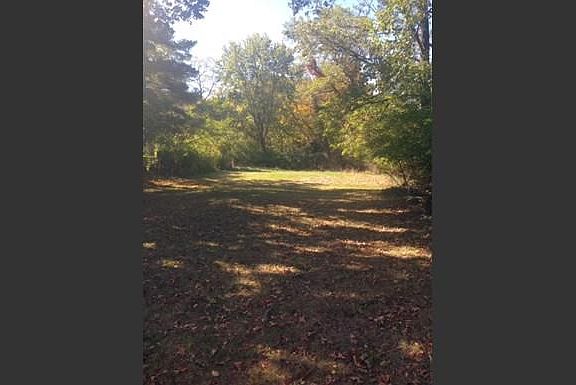 4th image of 319 Brookforest Dr