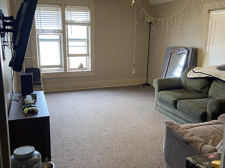 416 Bank St #2 — Photo 2
