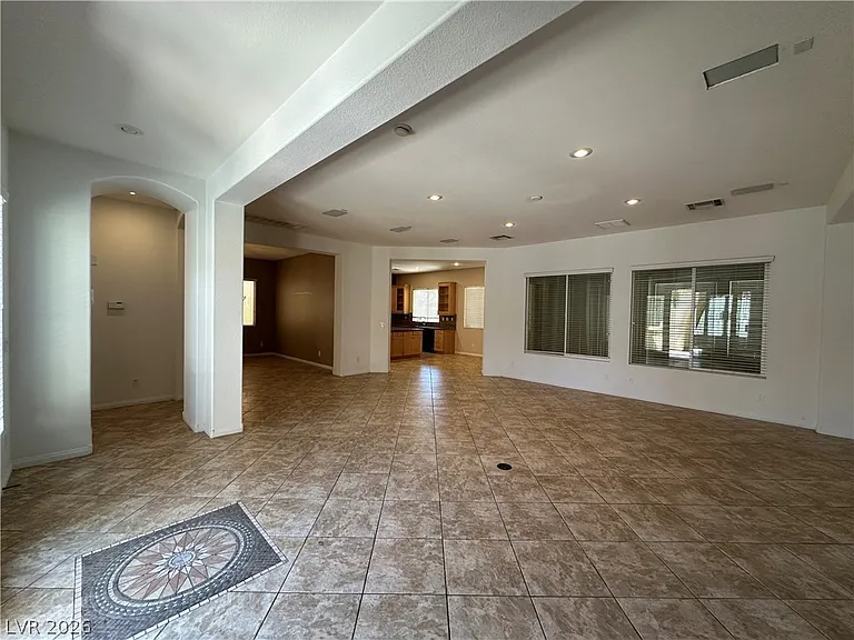 7185 Windy Peak Ct — Photo 4