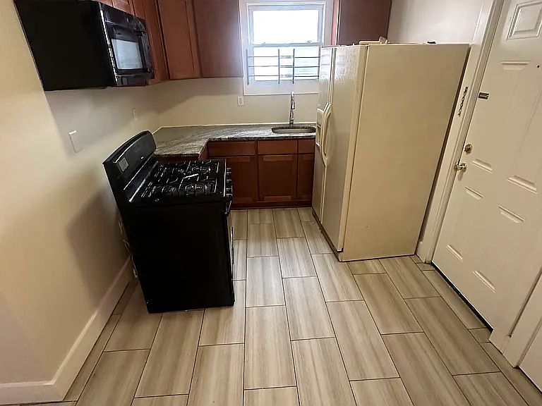 1st image of 254 21st St #G1