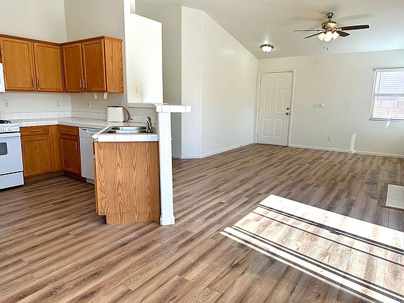 3rd image of 7578 Costanoa St