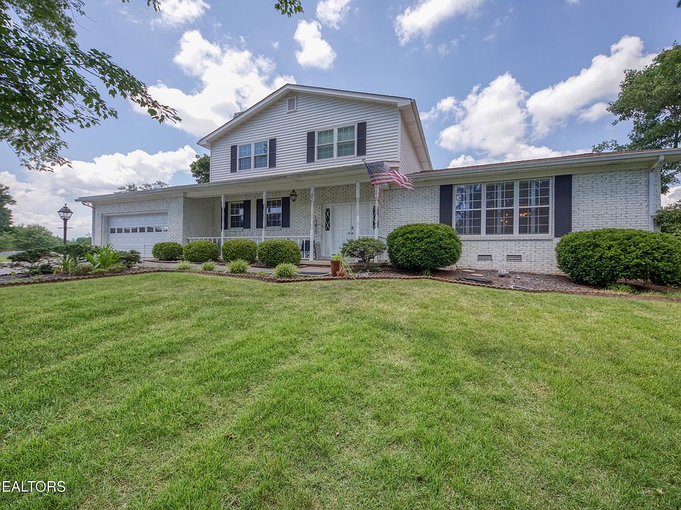 1st image of 942 Radnor Rd