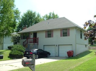 3012 S Bryn Mawr Dr, Independence, MO 64057