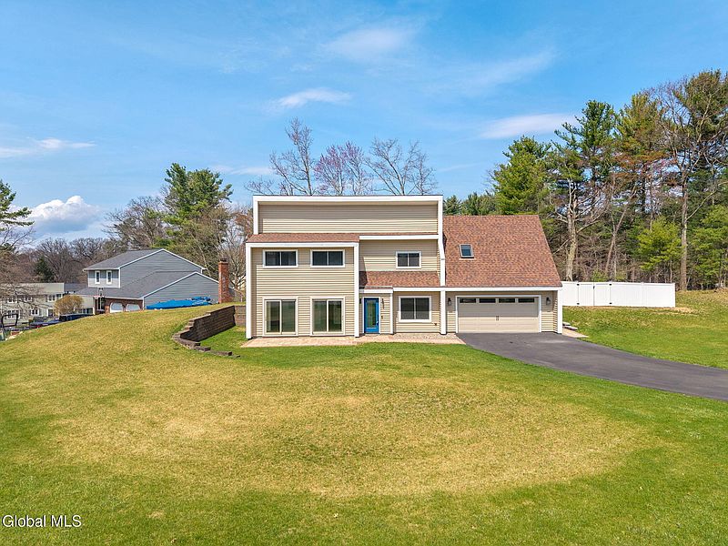 2nd image of 1412 Rocco Drive