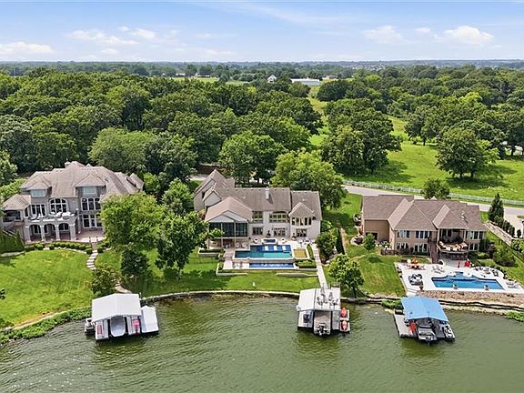 3rd image of 206 South Shore Dr