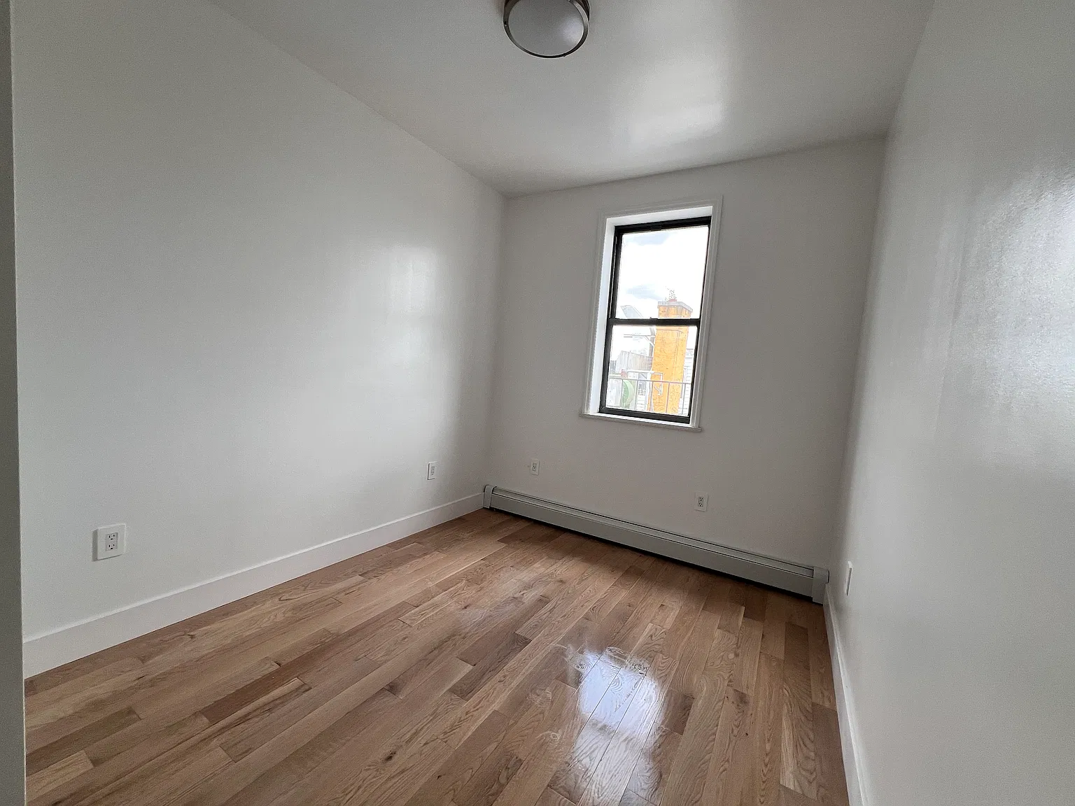 13 Bay 8th St — Photo 3
