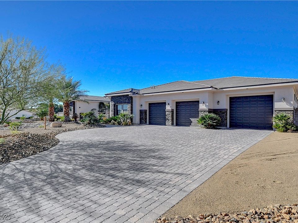 5025 N Chieftain St, Las Vegas, NV 89149 | Zillow