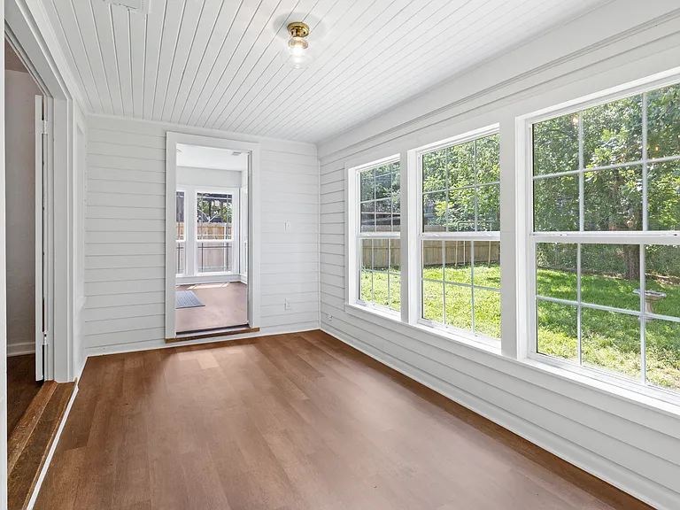 46 Vaughn Dr — Photo 26