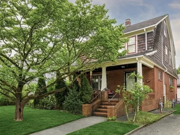 7 Cherry Street, Glen Head, NY 11545