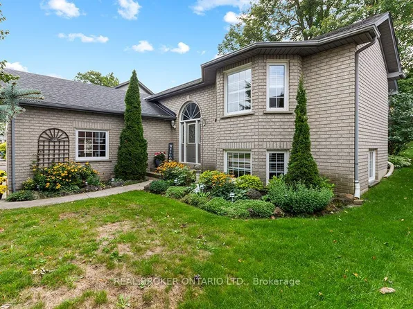 411 Olde Village Ln, Shelburne, ON L9V 3A4