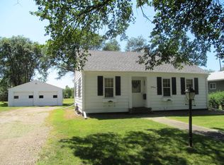 806 E 7th Ave, Redfield, SD 57469