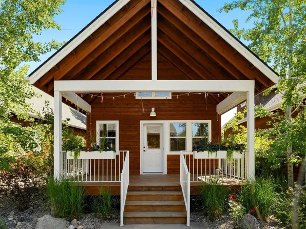 242 Pomrankey Ln, Dover, ID 83825