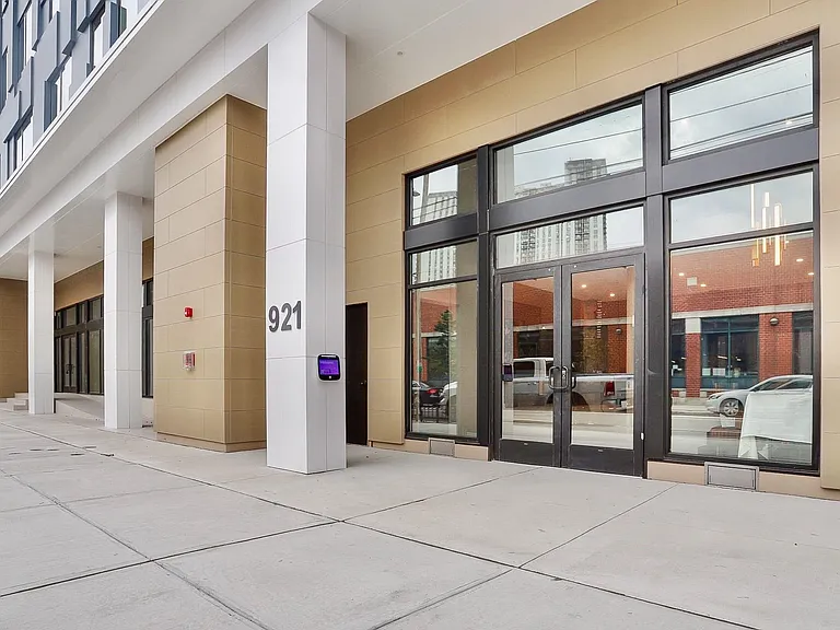 931 Madison St #307 — Photo 24