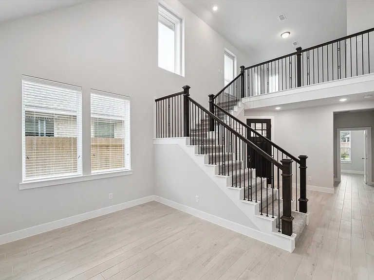 2418 Russet Forest Dr — Photo 6