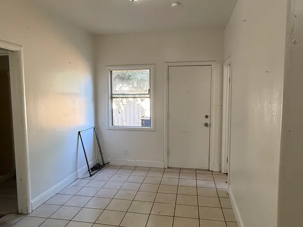 202 Roselawn Ave #2, Modesto, CA 95351