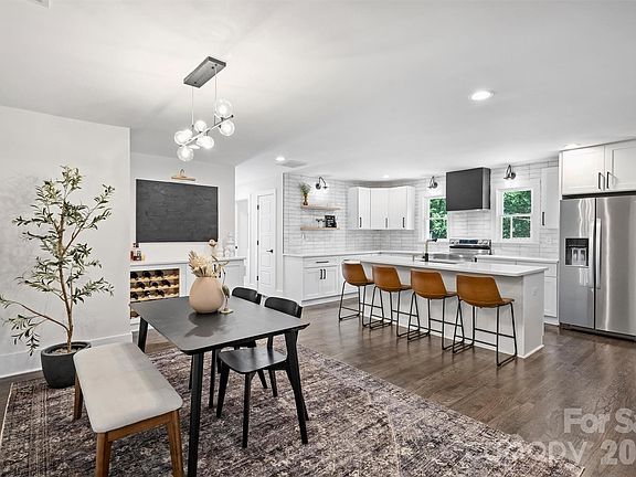 5th image of 1914 Windham Pl