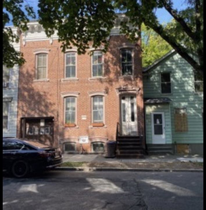 2nd image of 305 2nd St