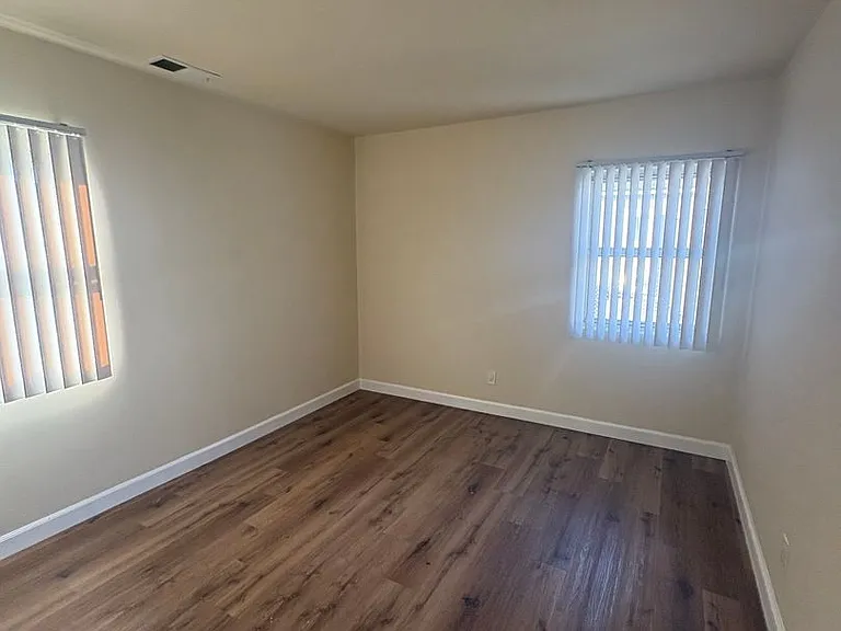 9016 Reading Ave — Photo 6