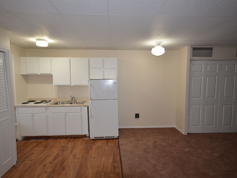 2nd image of 121 Portage Trl #2