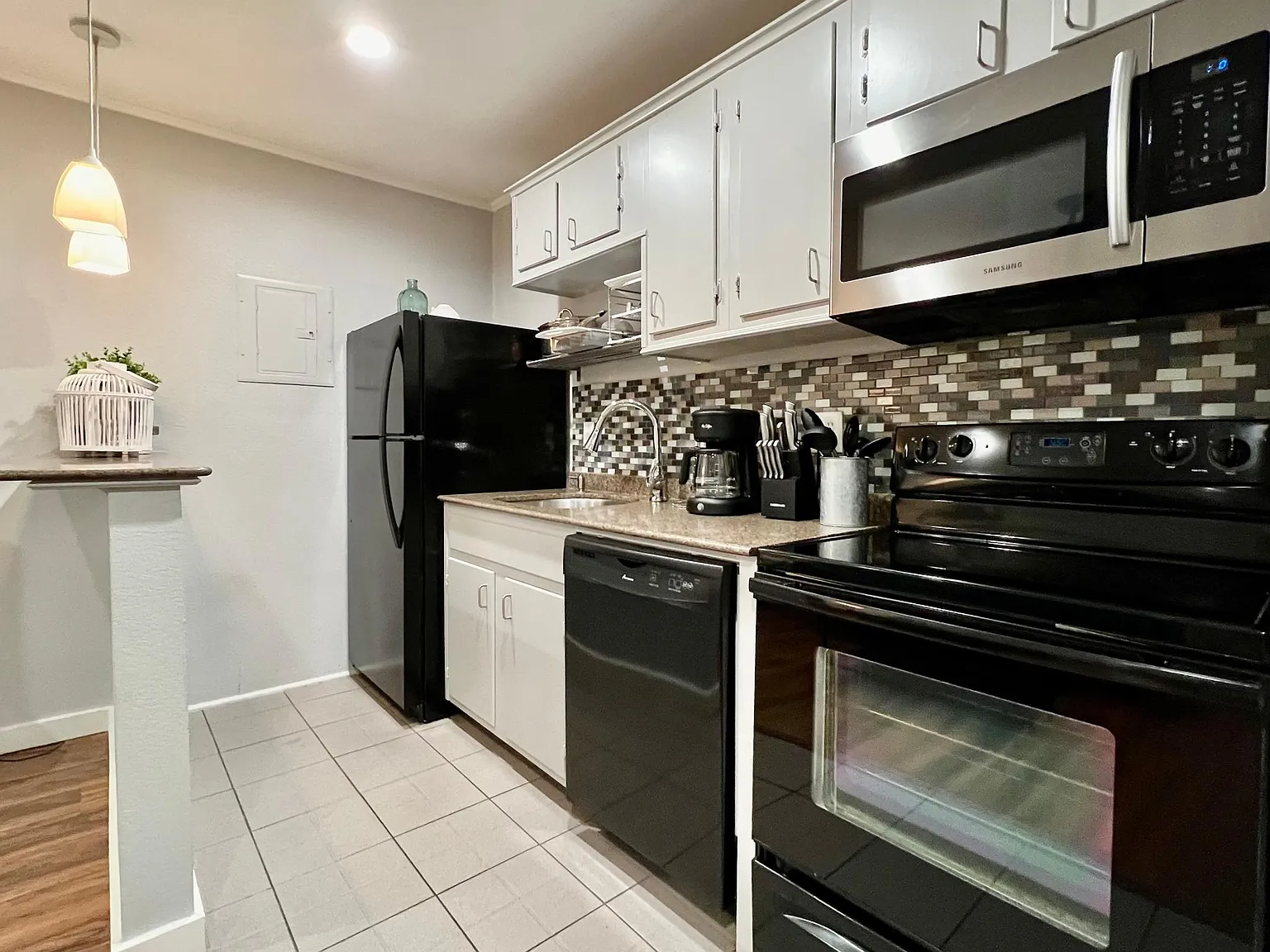 1 bed, 595 sqft, $1,195 — Photo 3