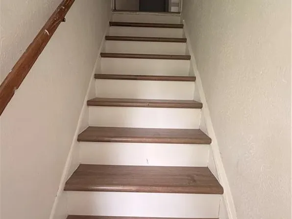 1399 Barlow Rd APT 2, Hudson, OH 44236