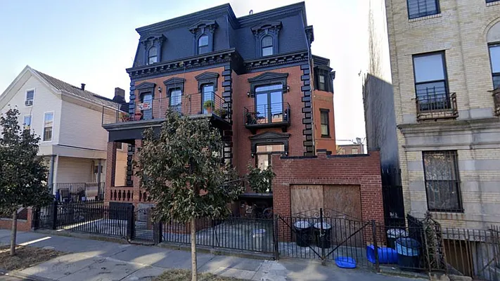 Rented by Nooklyn NYC LLC | media 12