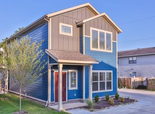 1598 N Leverett Ave, Fayetteville, AR 72703