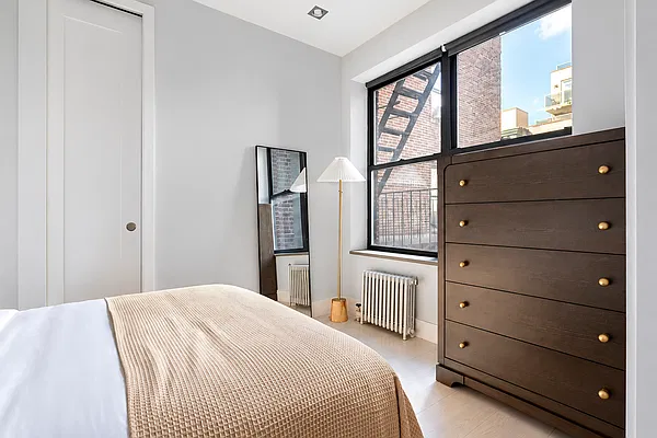 Bedroom, photo 1