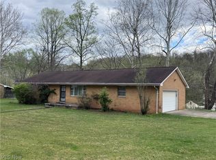 34 Chris St, Belpre, OH