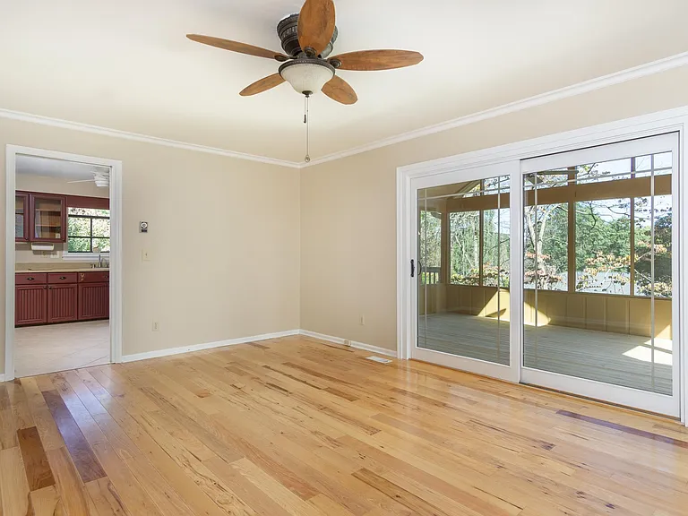3136 Magnolia Dr — Photo 10