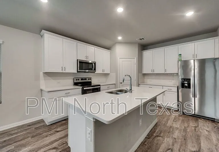 214 Stonehollow Way — Photo 8