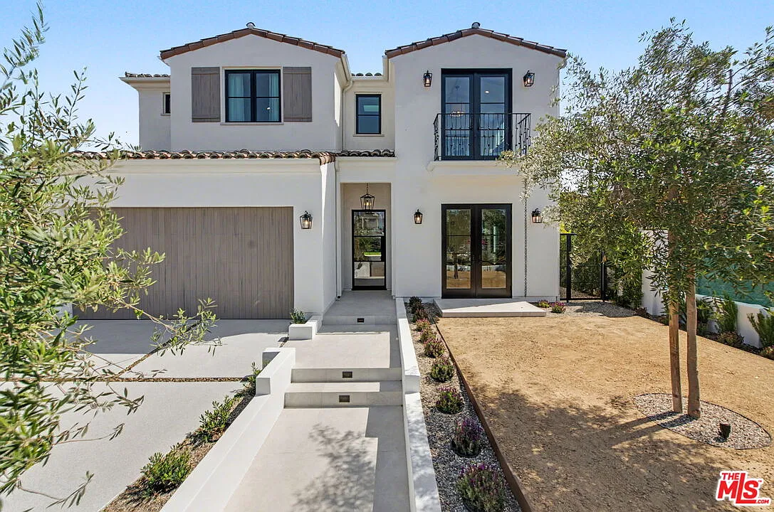 5 bed, 5.5 bath, 3954 sqft, $25,000 — Photo 3