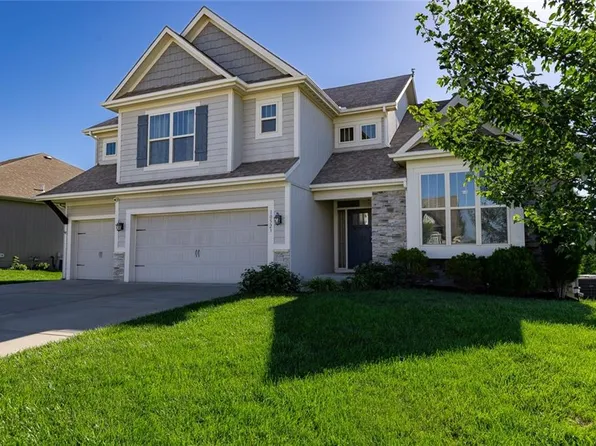 10523 N Randolph Ave, Kansas City, MO 64157