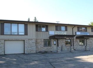 98 E Main St, Lake Geneva, WI 53147