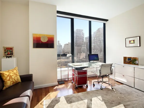 255 Hudson Street image 1 of 4