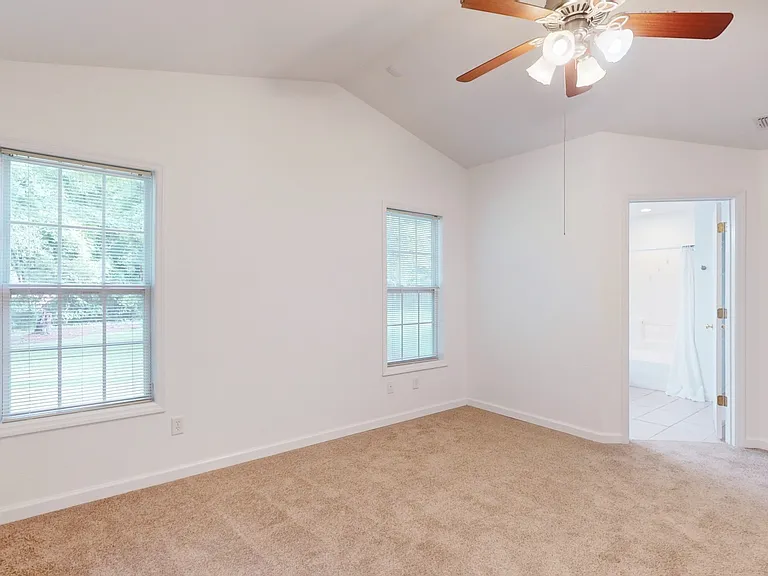 119 Celeste Ct — Photo 15