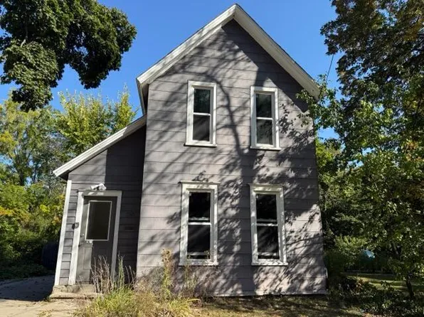 527 Cedar St NE, Grand Rapids, MI 49503