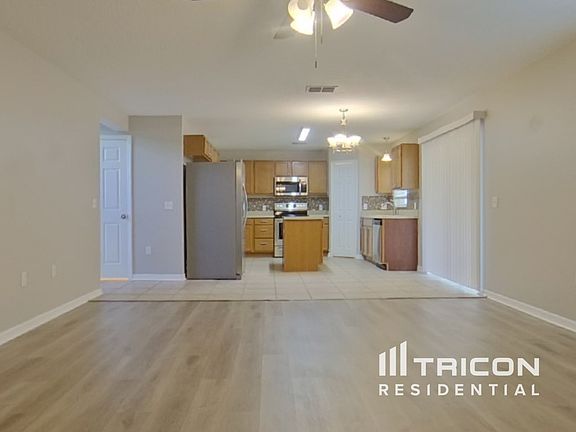 5th image of 1814 Torrington Dr
