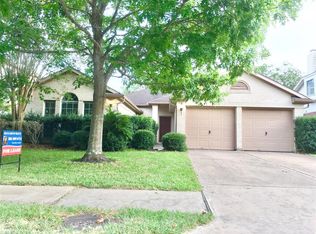 10016 Forest Spring Ln, Pearland, TX 77584
