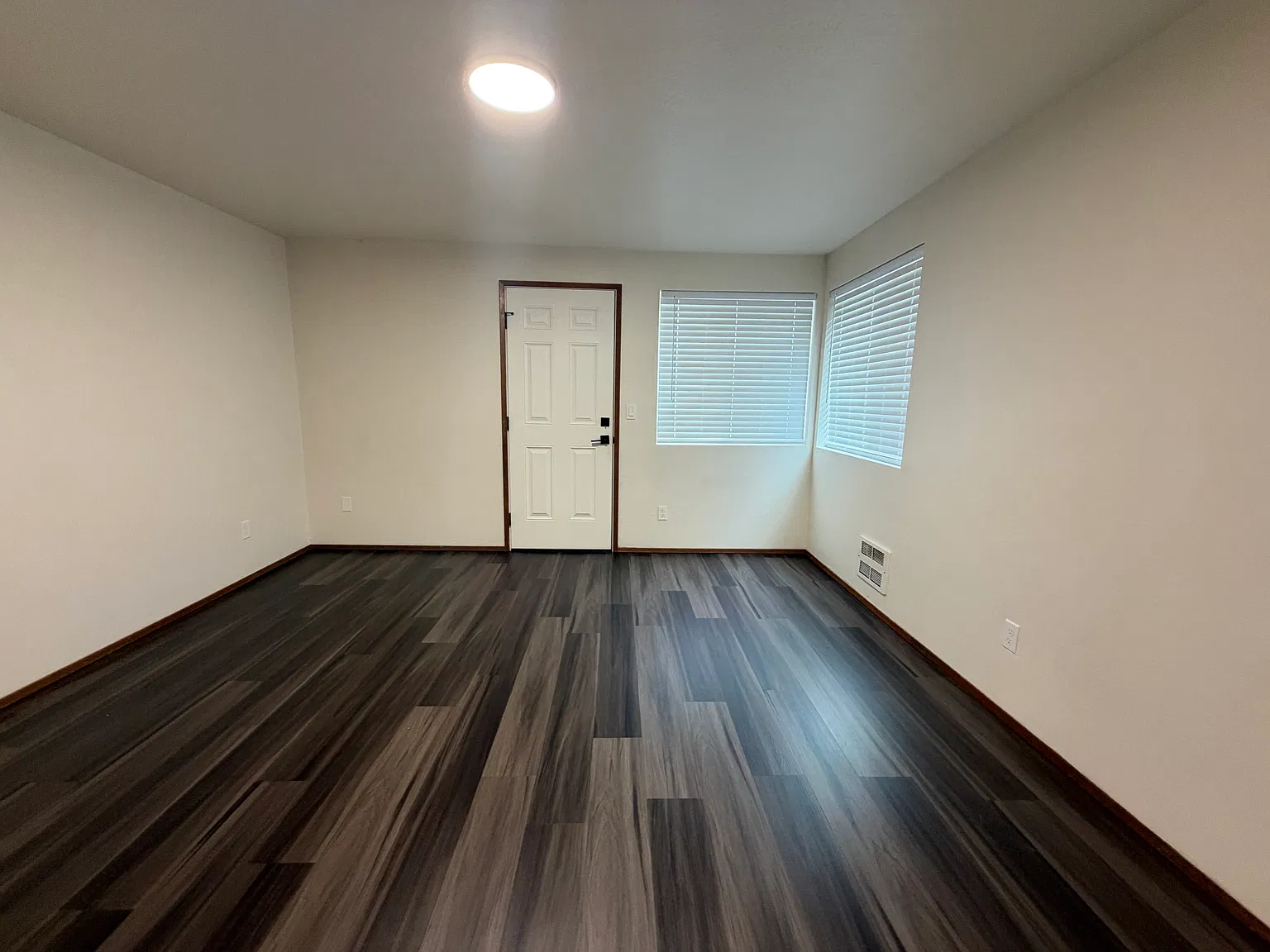 2 bed, 1.5 bath, 925 sqft, $1,500 — Photo 1