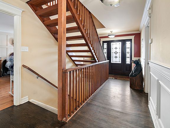 3rd image of 1123 Meadow Path