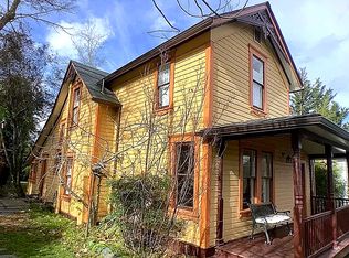 247 N 2nd St, Ashland, OR 97520