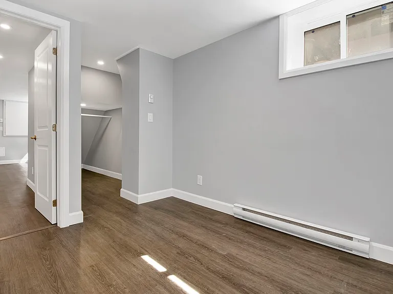 868 Maplewood Ave #2 — Photo 11